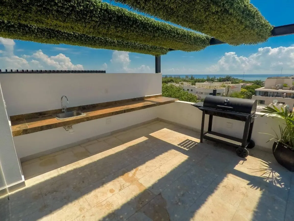 Lovely 1 Bedroom Apartment, 3 Blocks To Mamitas, Roof Pool Views, Bbq بلايا ديل كارمن المكسيك
